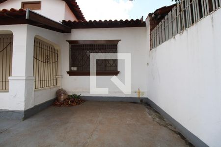 Casa à venda com 310m², 2 quartos e 2 vagasGaragem