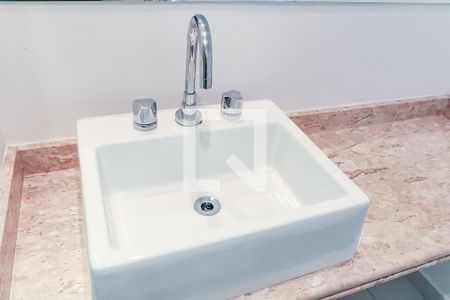 Apartamento à venda com 51m², 2 quartos e 1 vaga Apartamento à venda com 51m², 2 quartos e 1 vagaBanheiro