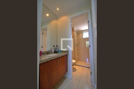 Apartamento à venda com 100m², 3 quartos e 2 vagas Apartamento à venda com 100m², 3 quartos e 2 vagasBanheiro