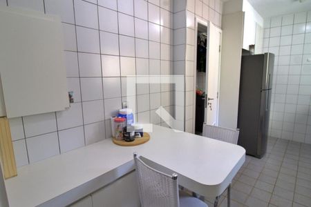 Apartamento à venda com 100m², 3 quartos e 2 vagas Apartamento à venda com 100m², 3 quartos e 2 vagasCozinha