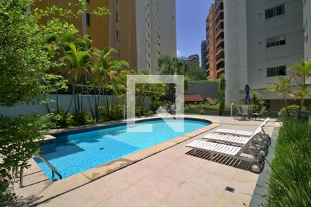 Apartamento à venda com 100m², 3 quartos e 2 vagas Apartamento à venda com 100m², 3 quartos e 2 vagasÁrea comum - Piscina