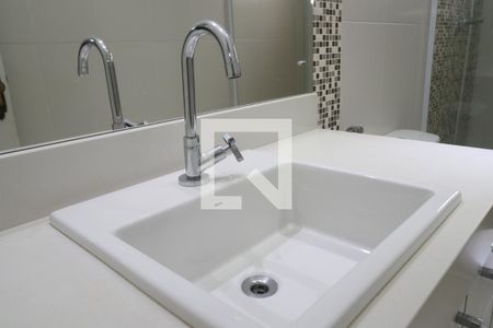 Apartamento à venda com 120m², 3 quartos e 2 vagasDetalhe banheiro