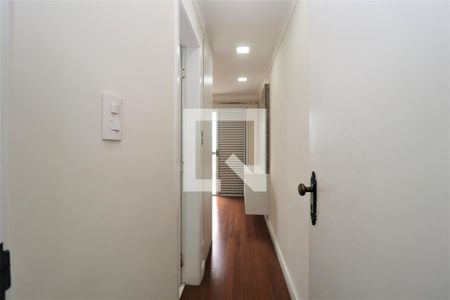 Apartamento à venda com 120m², 3 quartos e 2 vagasCorredor da Suíte