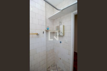 Banheiro de kitnet/studio para alugar com 1 quarto, 30m² em Centro, Rio de Janeiro