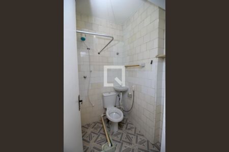 Banheiro de kitnet/studio para alugar com 1 quarto, 30m² em Centro, Rio de Janeiro