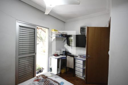 Casa à venda com 240m², 3 quartos e 2 vagasSuíte 2