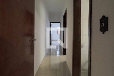 Corredor de casa à venda com 5 quartos, 140m² em Parque Albina, Taboão da Serra
