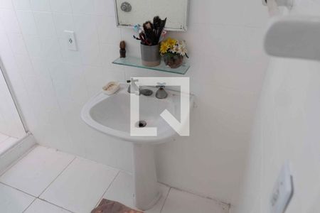 Apartamento à venda com 119m², 3 quartos e 1 vaga Apartamento à venda com 119m², 3 quartos e 1 vagaBanheiro social