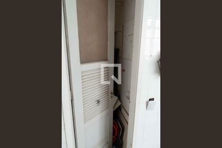 Apartamento à venda com 119m², 3 quartos e 1 vaga Apartamento à venda com 119m², 3 quartos e 1 vagaBanheiro de Serviço