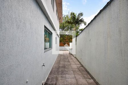 Casa para alugar com 405m², 4 quartos e 4 vagasCorredor lateral