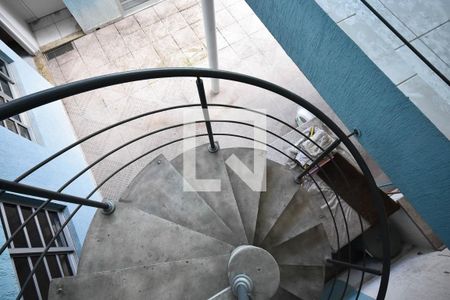 Casa para alugar com 405m², 4 quartos e 4 vagasEscada