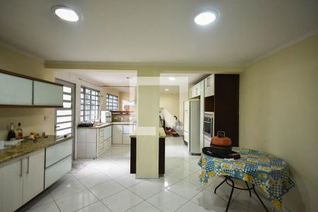 Casa para alugar com 405m², 4 quartos e 4 vagasCozinha