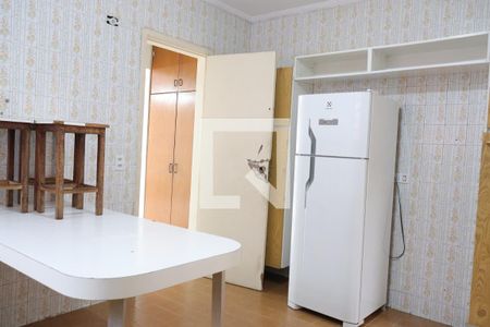 Casa à venda com 155m², 4 quartos e 2 vagascozinha