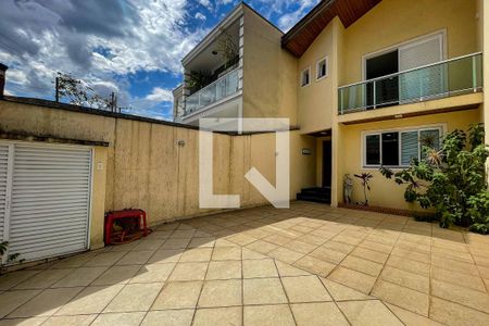 Casa para alugar com 165m², 3 quartos e 4 vagas Casa para alugar com 165m², 3 quartos e 4 vagasÁrea Externa