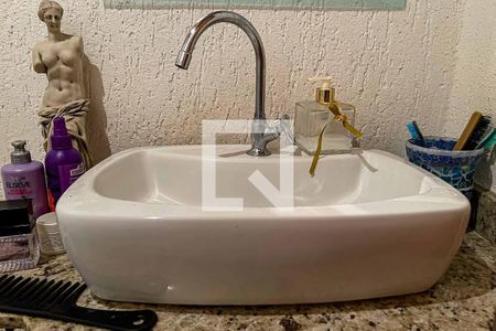 Lavabo de casa para alugar com 3 quartos, 165m² em Água Fria, São Paulo