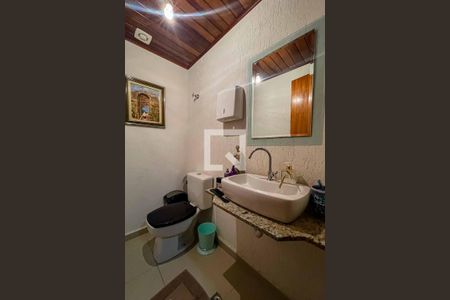 Lavabo de casa para alugar com 3 quartos, 165m² em Água Fria, São Paulo