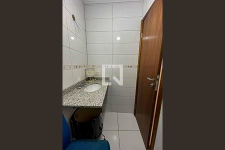 Casa para alugar com 165m², 3 quartos e 4 vagas Casa para alugar com 165m², 3 quartos e 4 vagasBanheiro da Suíte 2