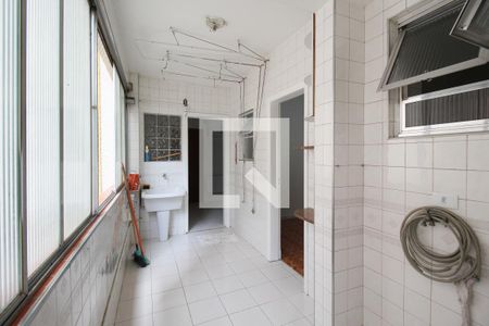 Apartamento para alugar com 147m², 3 quartos e 1 vagaÁrea de Serviço