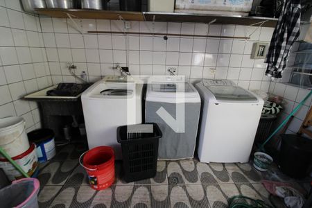 Casa à venda com 287m², 4 quartos e 2 vagasLavanderia