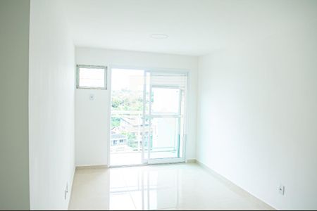 Sala - quarto de apartamento à venda com 1 quarto, 41m² em Taquara, Rio de Janeiro