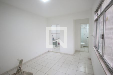 Sala de apartamento para alugar com 1 quarto, 36m² em Pechincha, Rio de Janeiro