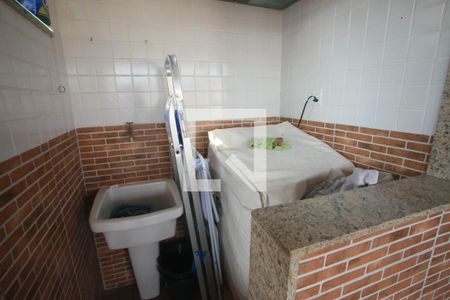 Casa à venda com 320m², 3 quartos e 4 vagas Casa à venda com 320m², 3 quartos e 4 vagasTerraço