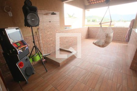 Casa à venda com 320m², 3 quartos e 4 vagas Casa à venda com 320m², 3 quartos e 4 vagasTerraço