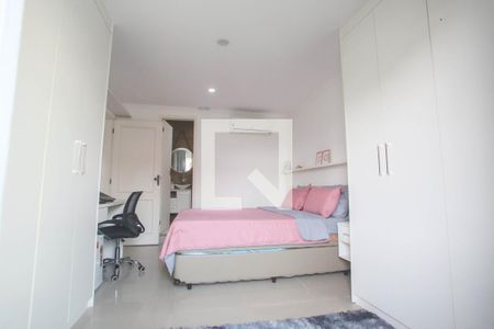 Casa à venda com 320m², 3 quartos e 4 vagas Casa à venda com 320m², 3 quartos e 4 vagasQuarto Suíte 1