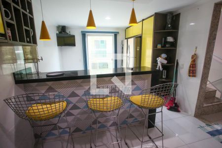 Casa à venda com 320m², 3 quartos e 4 vagas Casa à venda com 320m², 3 quartos e 4 vagasCozinha