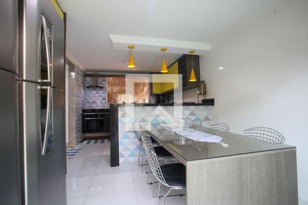 Casa à venda com 320m², 3 quartos e 4 vagas Casa à venda com 320m², 3 quartos e 4 vagasCozinha