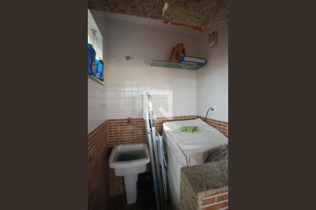 Casa à venda com 320m², 3 quartos e 4 vagas Casa à venda com 320m², 3 quartos e 4 vagasTerraço