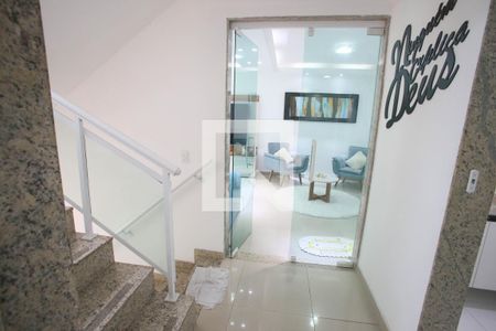 Casa à venda com 320m², 3 quartos e 4 vagas Casa à venda com 320m², 3 quartos e 4 vagasHall social