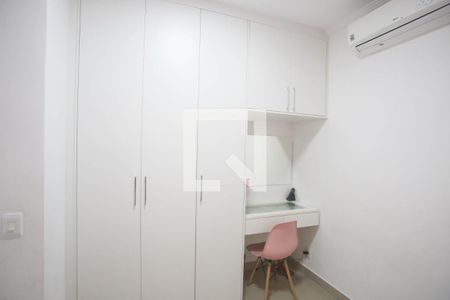 Casa à venda com 320m², 3 quartos e 4 vagas Casa à venda com 320m², 3 quartos e 4 vagasQuarto 3