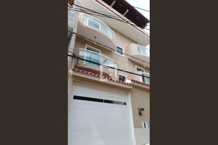 Casa à venda com 320m², 3 quartos e 4 vagas Casa à venda com 320m², 3 quartos e 4 vagasFachada