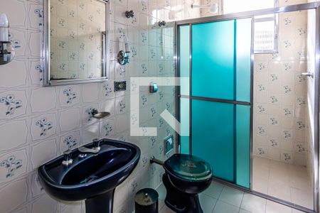 Banheiro de apartamento para alugar com 1 quarto, 52m² em República, São Paulo