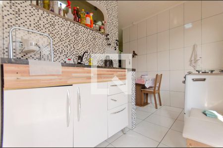 Casa à venda com 70m², 2 quartos e sem vaga Casa à venda com 70m², 2 quartos e sem vagaCozinha