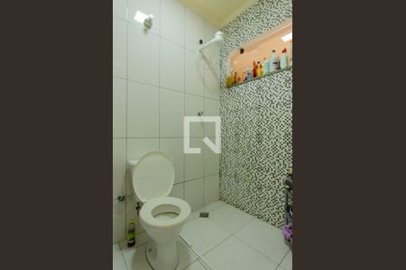 Casa à venda com 70m², 2 quartos e sem vaga Casa à venda com 70m², 2 quartos e sem vagaBanheiro