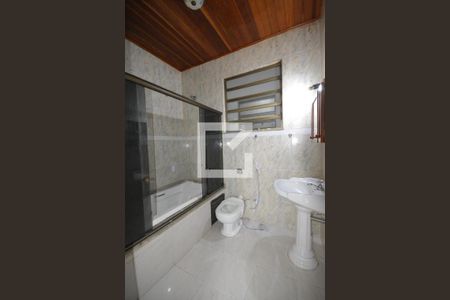 Apartamento à venda com 250m², 3 quartos e 1 vagaBanheiro da  Suite