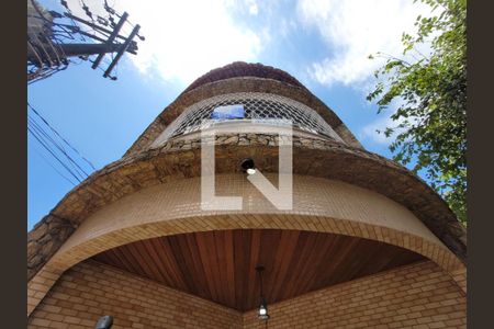 Apartamento à venda com 250m², 3 quartos e 1 vaga Apartamento à venda com 250m², 3 quartos e 1 vagaFachada