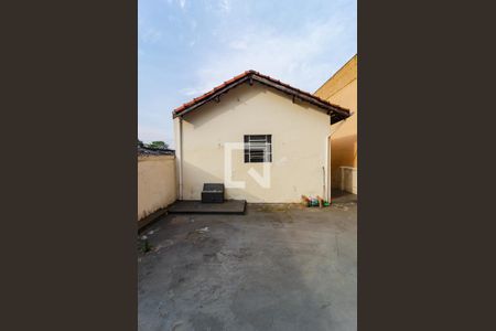 Casa para alugar com 110m², 2 quartos e 2 vagasQuintal