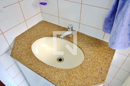 Apartamento à venda com 57m², 2 quartos e 1 vaga Apartamento à venda com 57m², 2 quartos e 1 vagaBanheiro