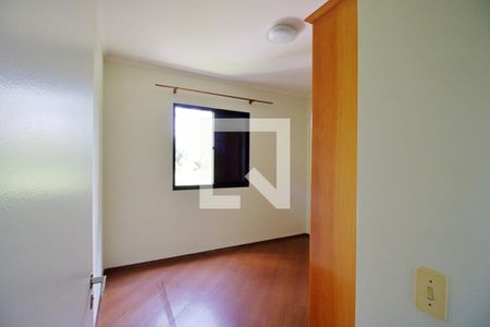 Quarto 1 de apartamento à venda com 2 quartos, 57m² em Jardim Henriqueta, Taboão da Serra