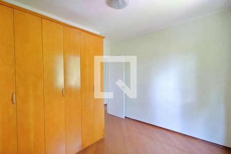 Quarto 1 de apartamento para alugar com 2 quartos, 57m² em Jardim Henriqueta, Taboão da Serra