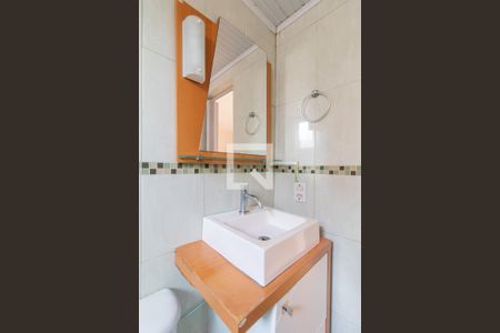 Banheiro de apartamento para alugar com 1 quarto, 38m² em Vila Nova, Porto Alegre