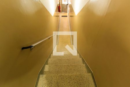 Apartamento à venda com 87m², 2 quartos e sem vagaEscada