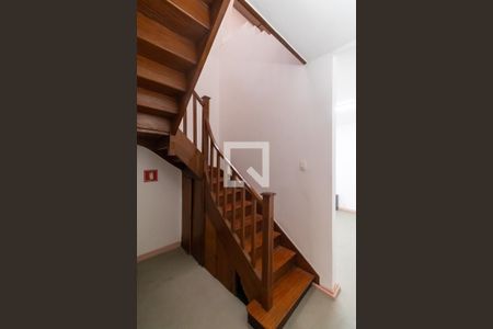 Casa à venda com 80m², 1 quarto e 1 vagaEscada