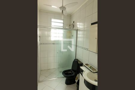 Banheiro de apartamento à venda com 1 quarto, 40m² em Petrópolis, Porto Alegre