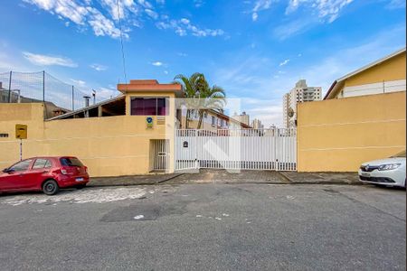 Casa de condomínio à venda com 119m², 2 quartos e 2 vagasFachada e portaria