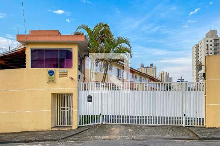 Casa de condomínio à venda com 119m², 2 quartos e 2 vagasFachada e portaria