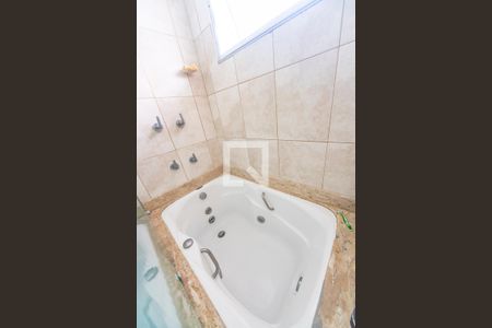 Casa de condomínio à venda com 119m², 2 quartos e 2 vagasBanheira